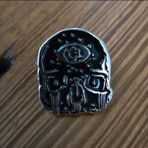 Skull Pin